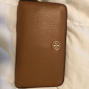Tory Burch leather tan wallet